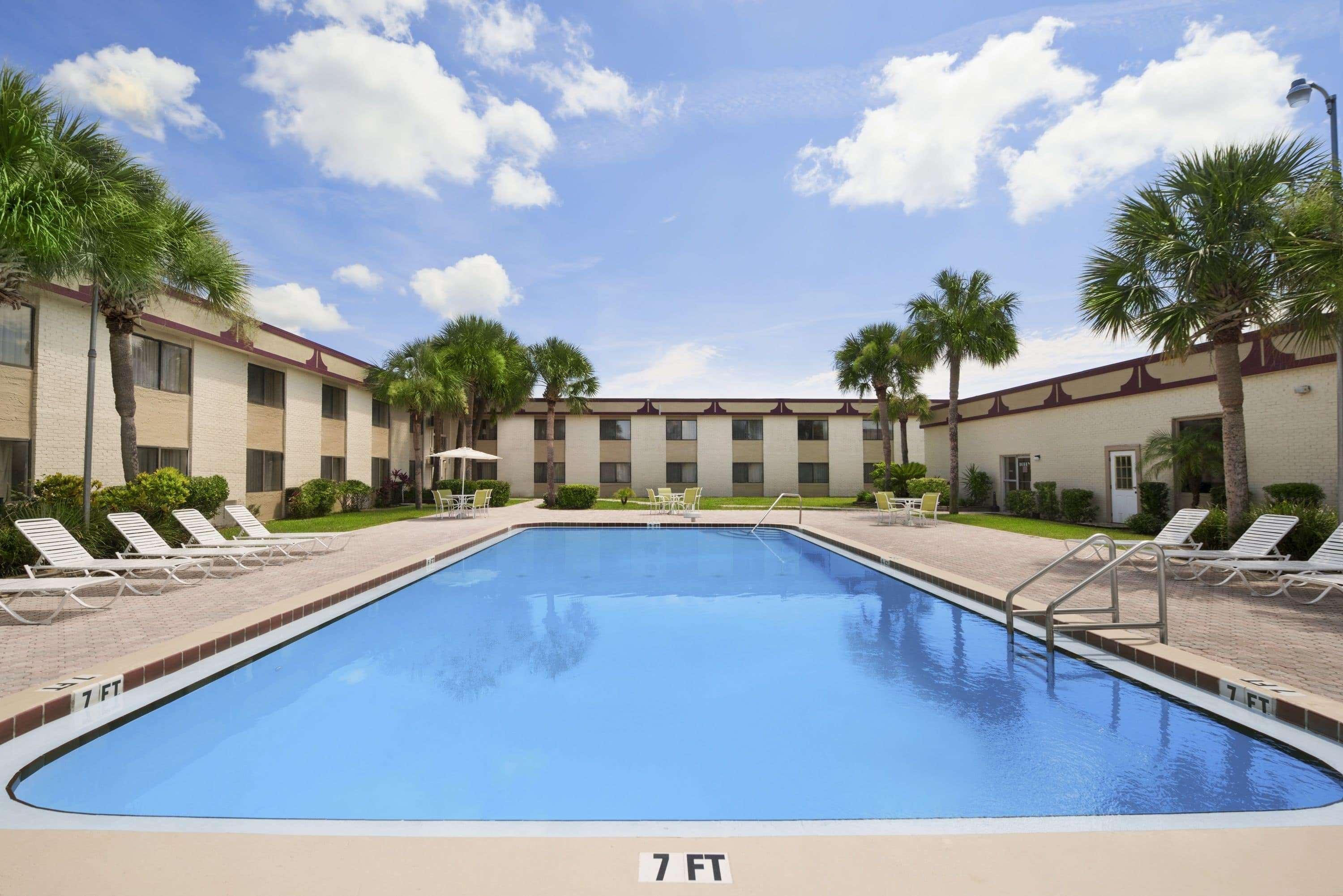 Space Coast Hotel Titusville-Kennedy Space Center Esterno foto