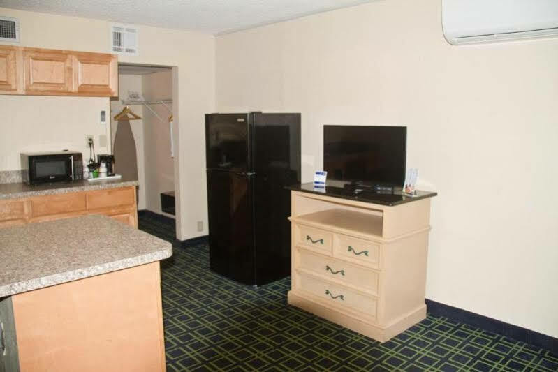 Space Coast Hotel Titusville-Kennedy Space Center Esterno foto